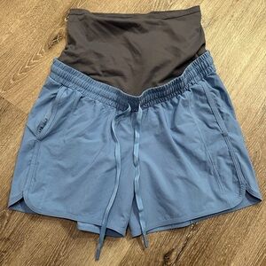Maacie for moms to be stretchy athletic maternity shorts